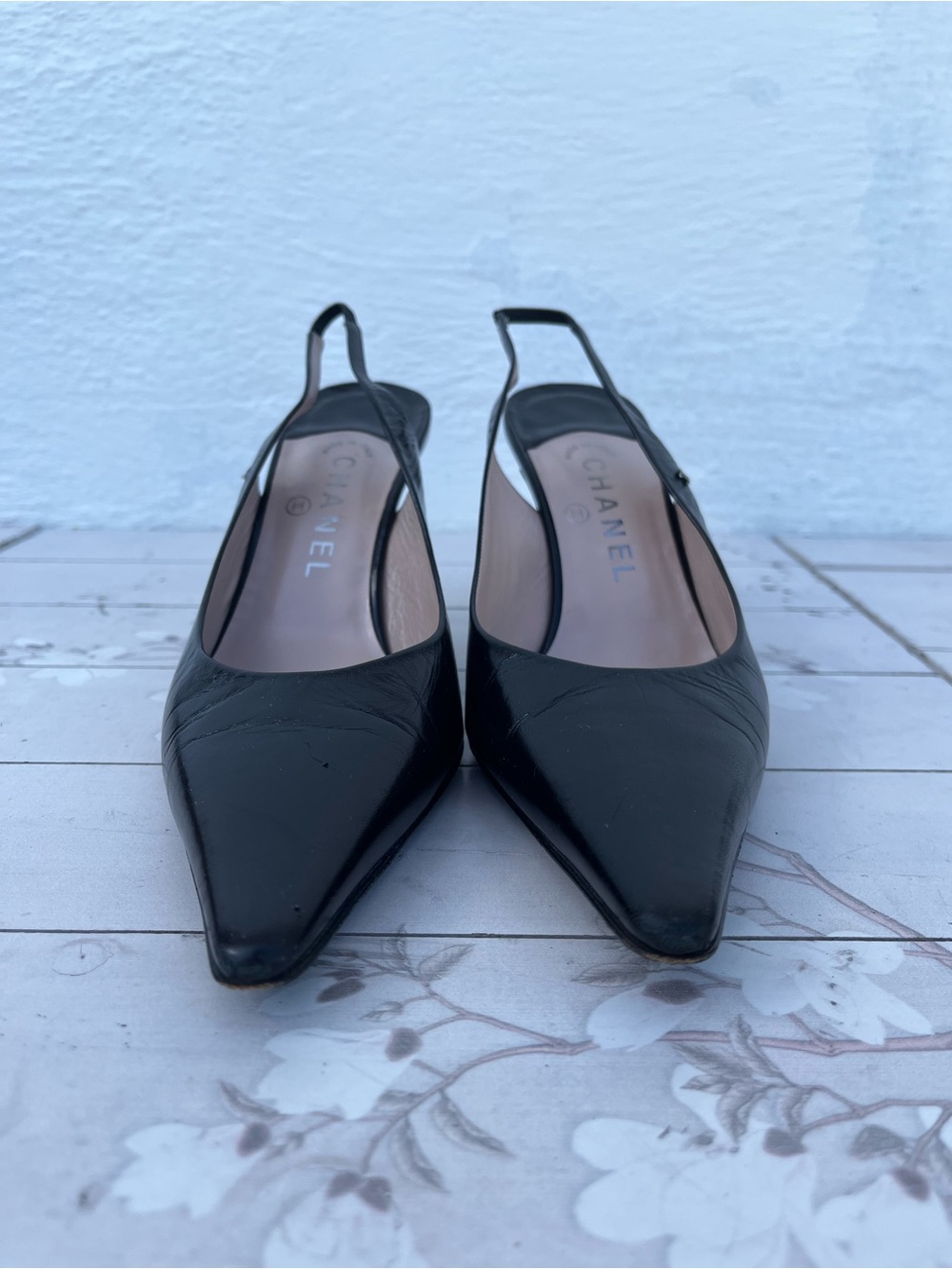 CHANEL Black Pointed Leather Slingback Pumps - Picture 2 of 10
